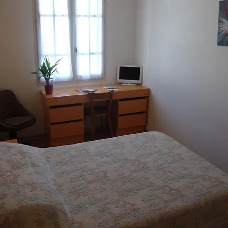 Au Petit Languedoc 2* 루르드