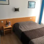 Отель Hotel Au Petit Languedoc Лурд