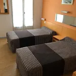 Отель Hotel Au Petit Languedoc Лурд