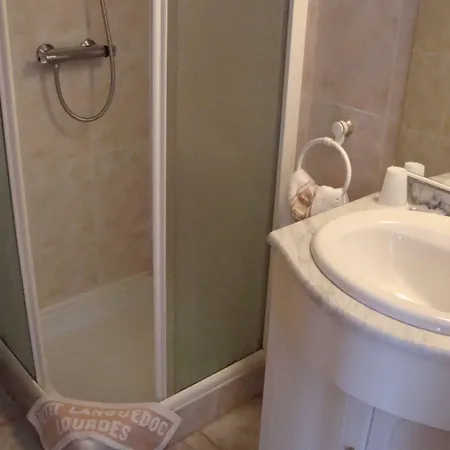 Au Petit Languedoc Ξενοδοχείο 2*