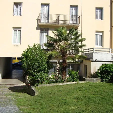Au Petit Languedoc Hotel Lourdes