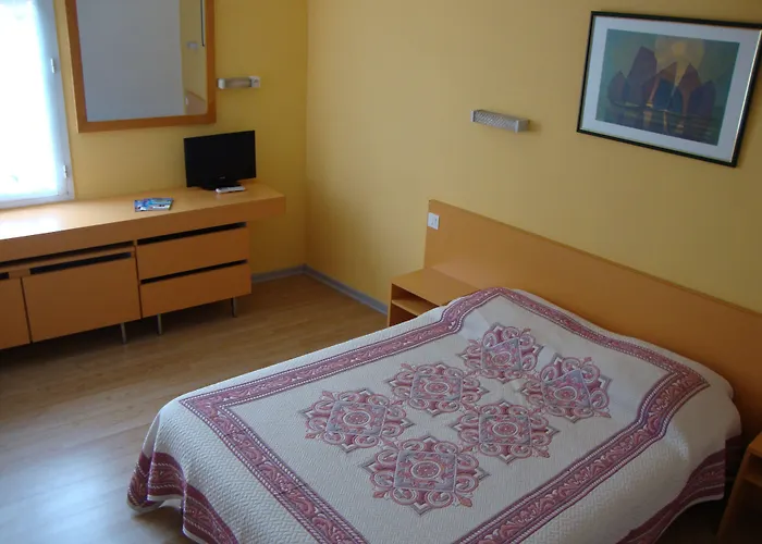 Hotel Au Petit Languedoc 2*