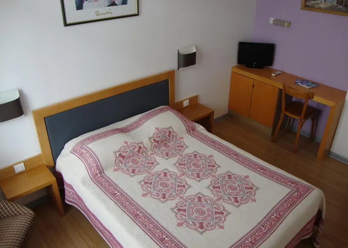 Hotel Hotel Au Petit Languedoc 2*