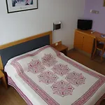 Au Petit Languedoc Hotel 2*