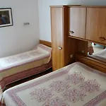 Hotel Au Petit Languedoc Lourdes