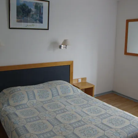 Hotel Au Petit Languedoc 2*