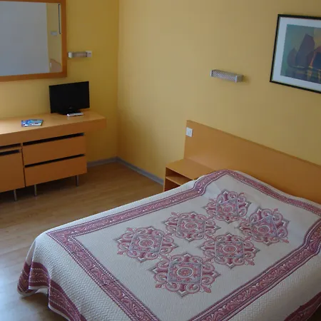 Hotel Au Petit Languedoc 2*