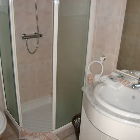Hotel Au Petit Languedoc Отель