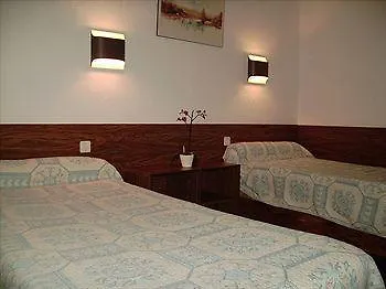 Hotel Au Petit Languedoc 2* Лурд