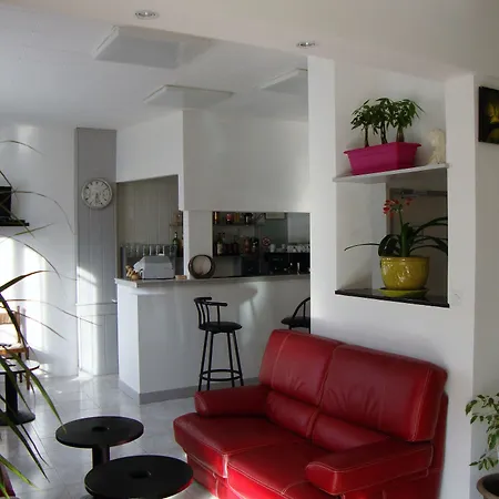 Au Petit Languedoc 2* ルルド