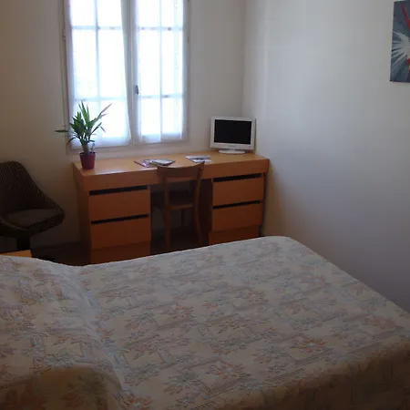 Au Petit Languedoc 2* ルルド