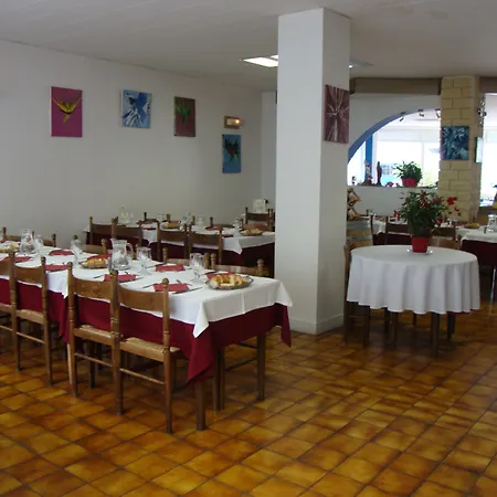 Au Petit Languedoc ホテル 2*