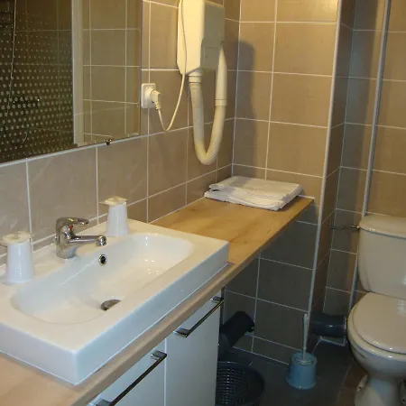 Au Petit Languedoc 2* ルルド